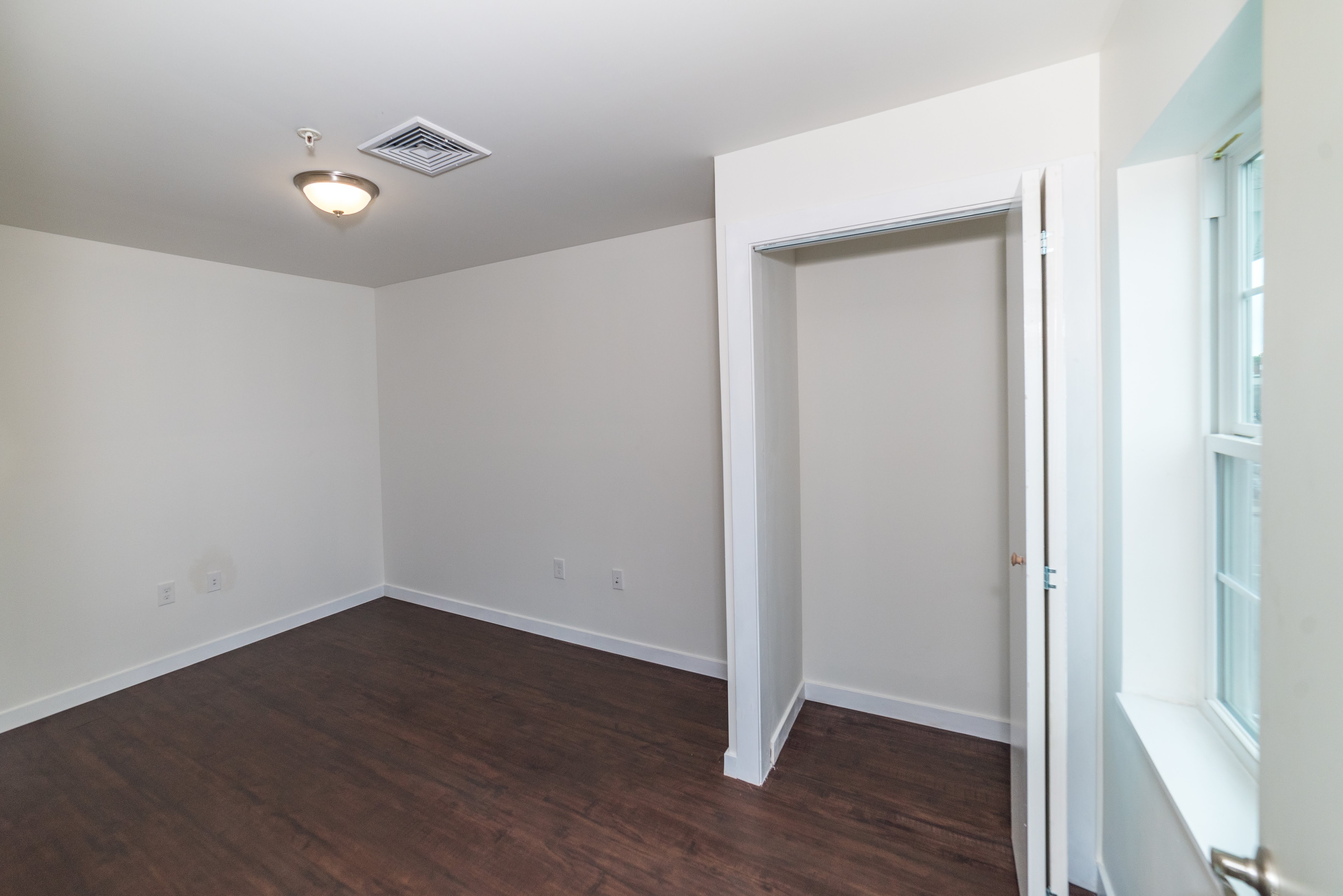 to Knights Apartments Gallery